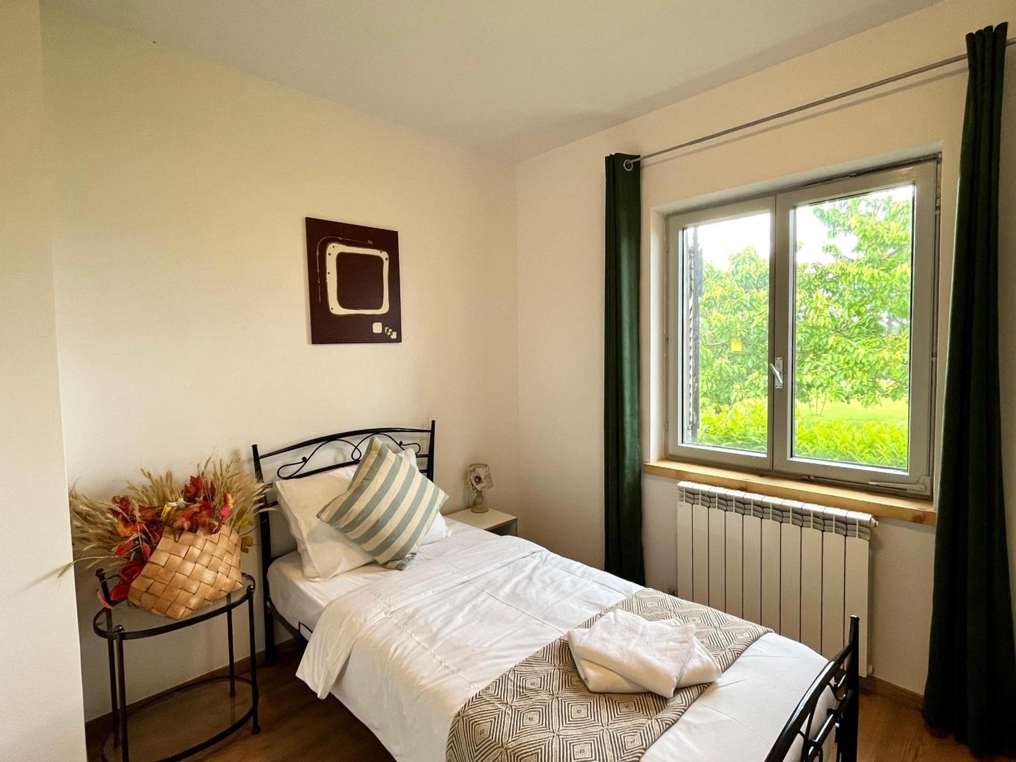 Vikendica Franko Spacious House With A Pool Obrov