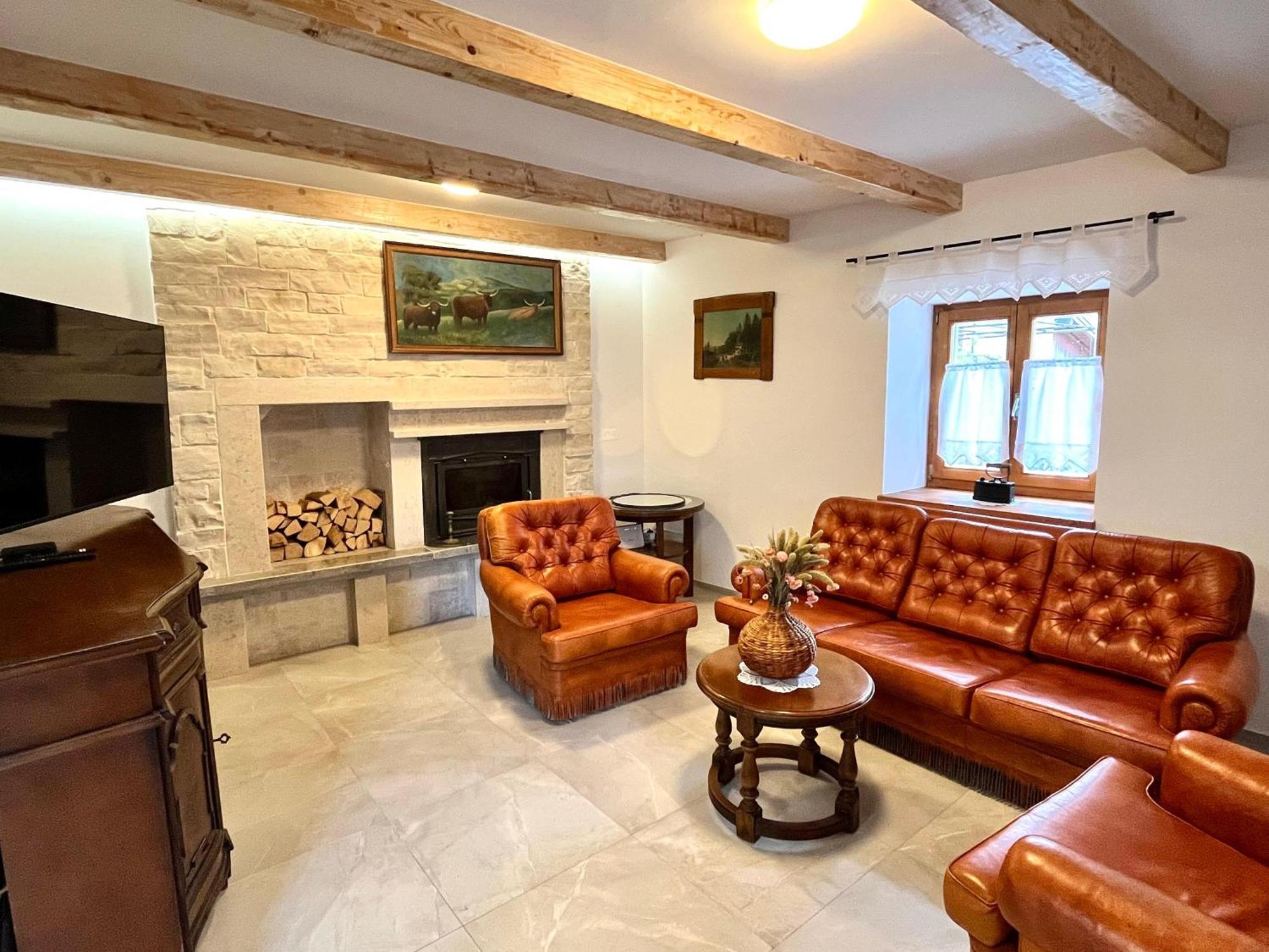 Franko Spacious House With A Pool Vikendica Obrov