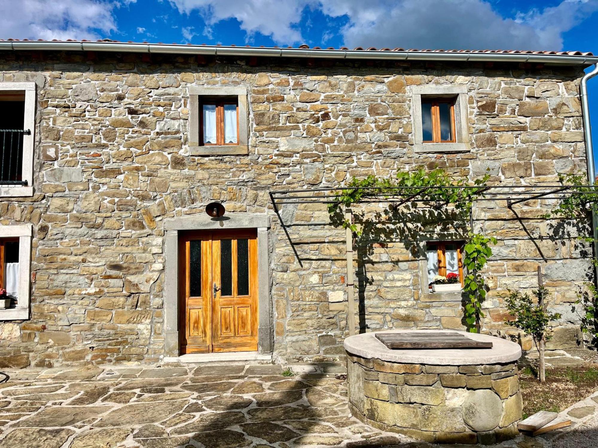 Franko Spacious House With A Pool * Obrov